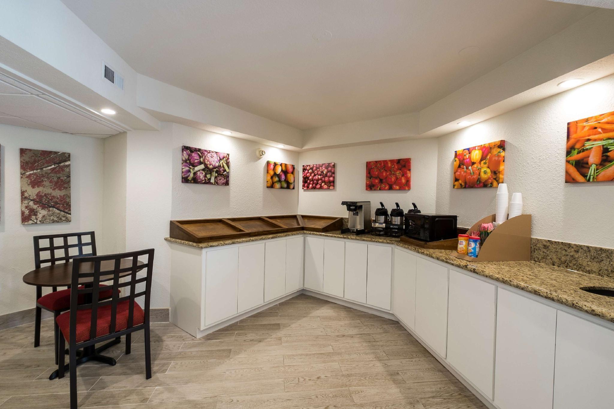 Red Roof Inn Plus+ Houston - Energy Corridor Εξωτερικό φωτογραφία