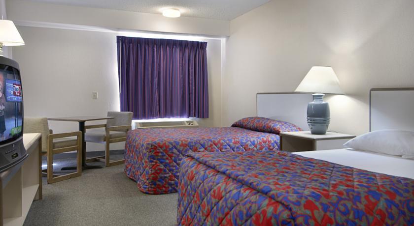 Red Roof Inn Plus+ Houston - Energy Corridor Δωμάτιο φωτογραφία